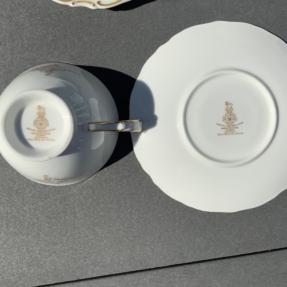 Vintage SET OF 4 Royal Doulton Monteigne Cup & Saucer Sets - EXCEPTIONAL! - Picture 5 of 7